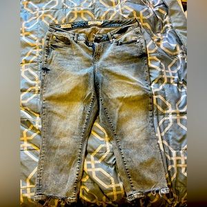 Very good condition capri boyfriend jeans